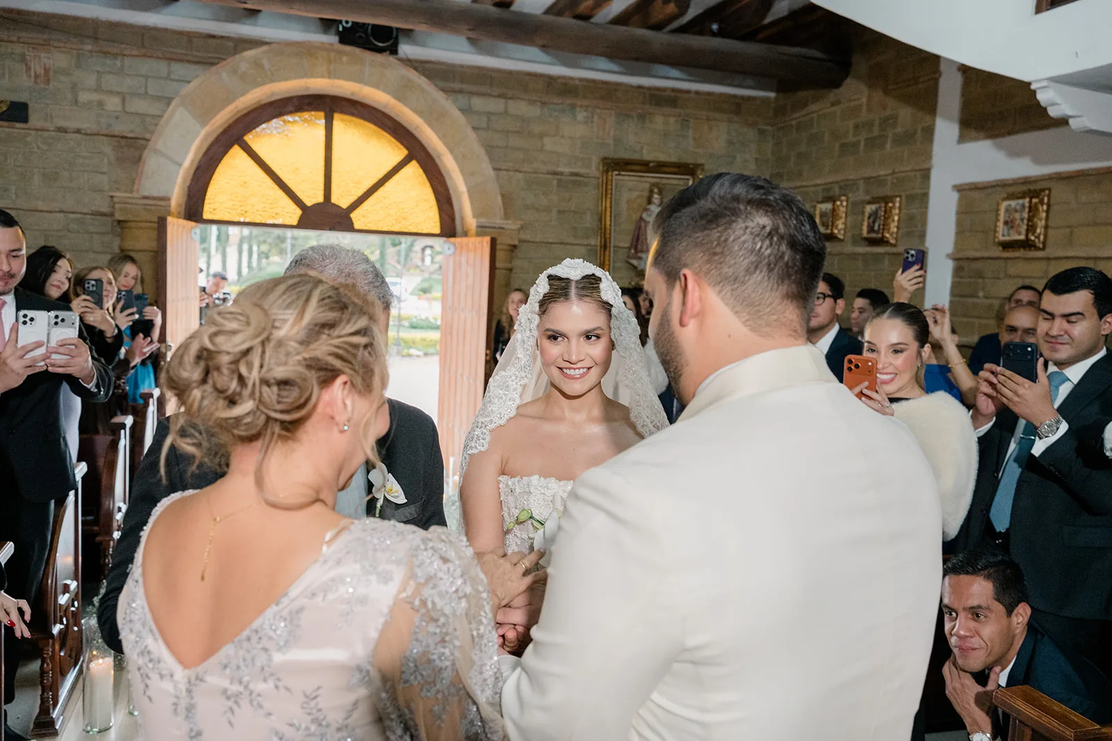 Boda de Vale y Miguel — iglesia