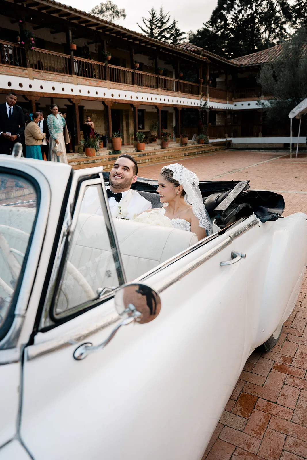 Boda de Vale y Miguel — iglesia